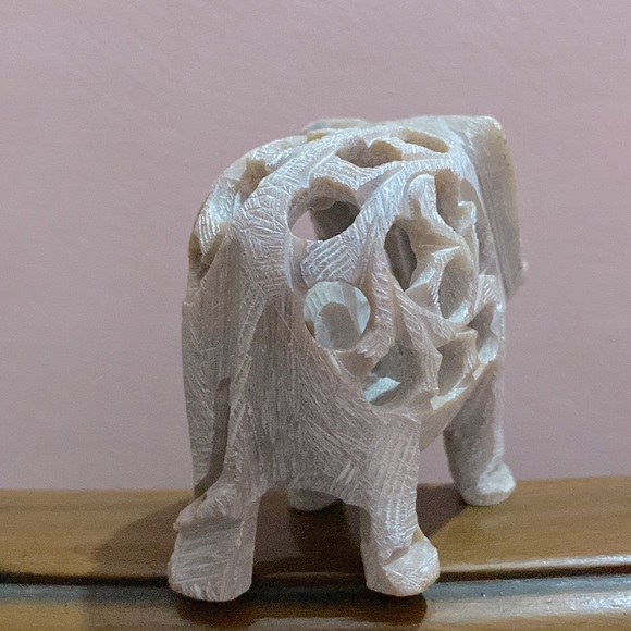 SOLD YEY !!  New Elephant Mother & Baby Inside Hand Carved Soapstone Pinkish - Picture 7 of 11